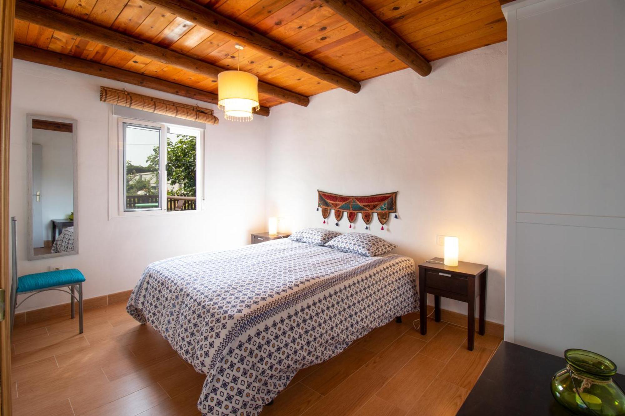 Karma House Guest House กาซาเรส ภายนอก รูปภาพ