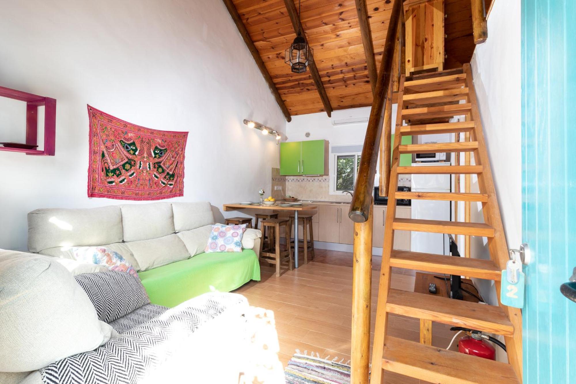 Karma House Guest House กาซาเรส ภายนอก รูปภาพ