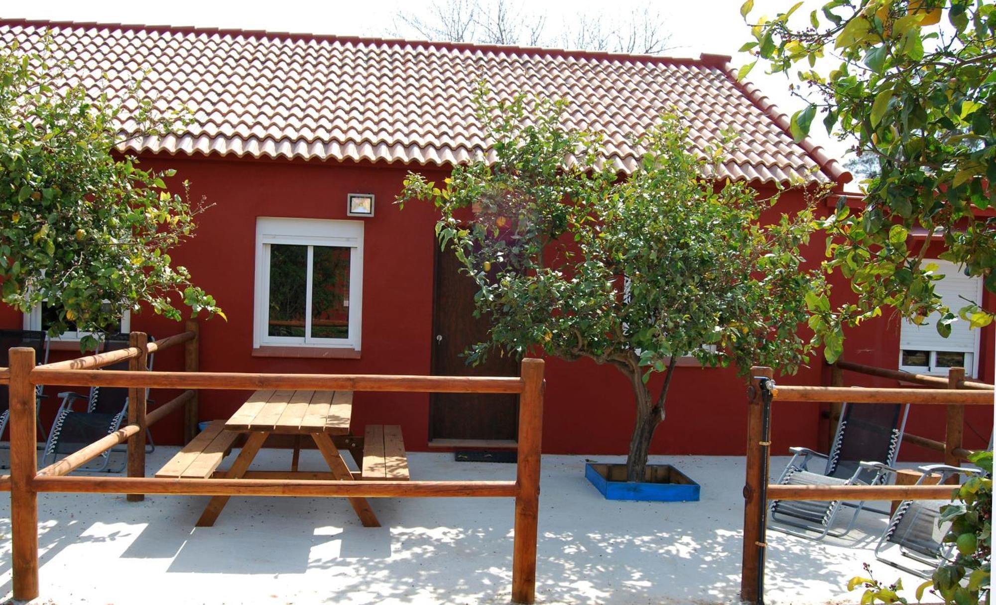 Karma House Guest House กาซาเรส ภายนอก รูปภาพ